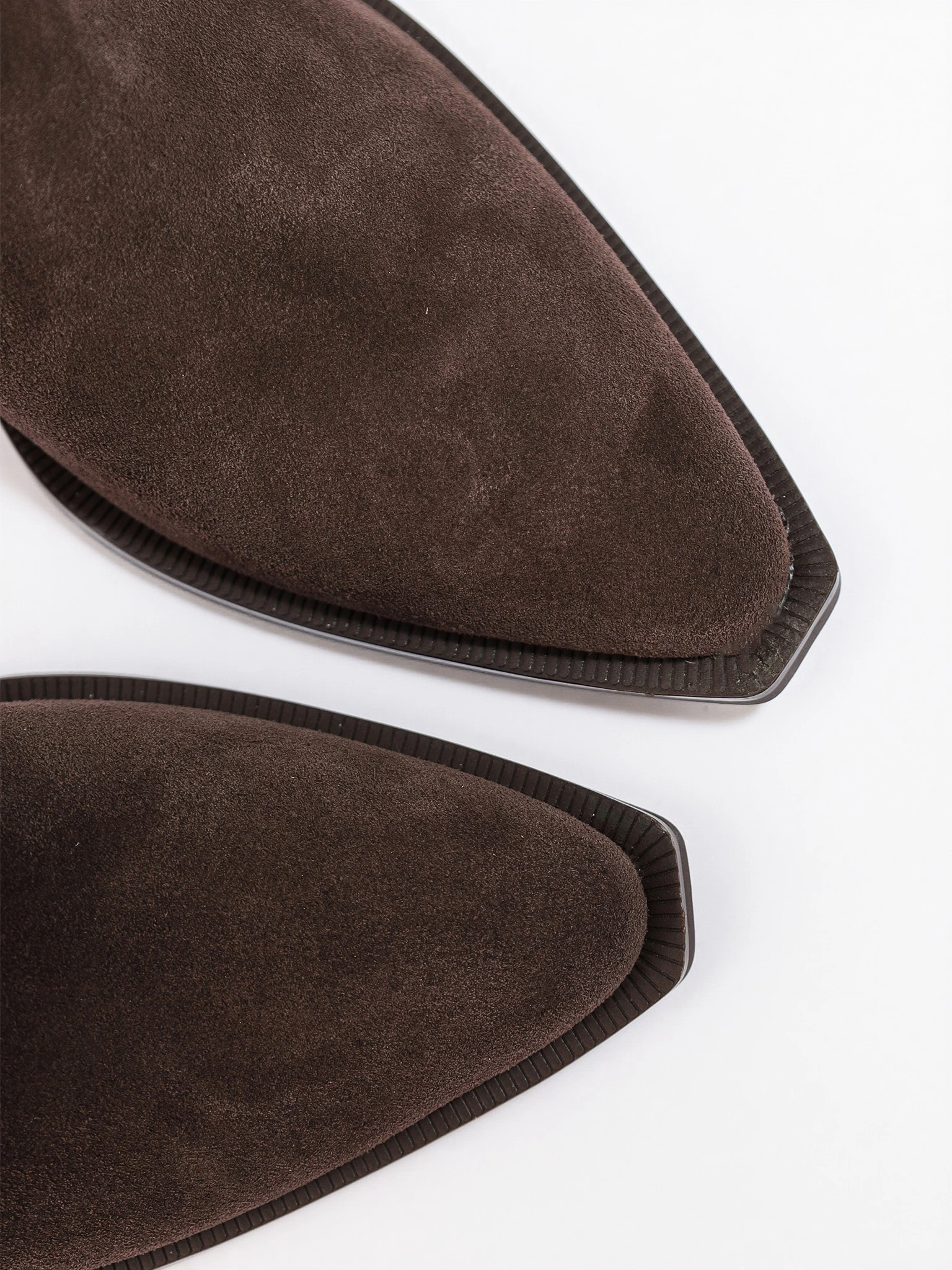 Сапоги-казаки бордового цвета из натуральной замшы